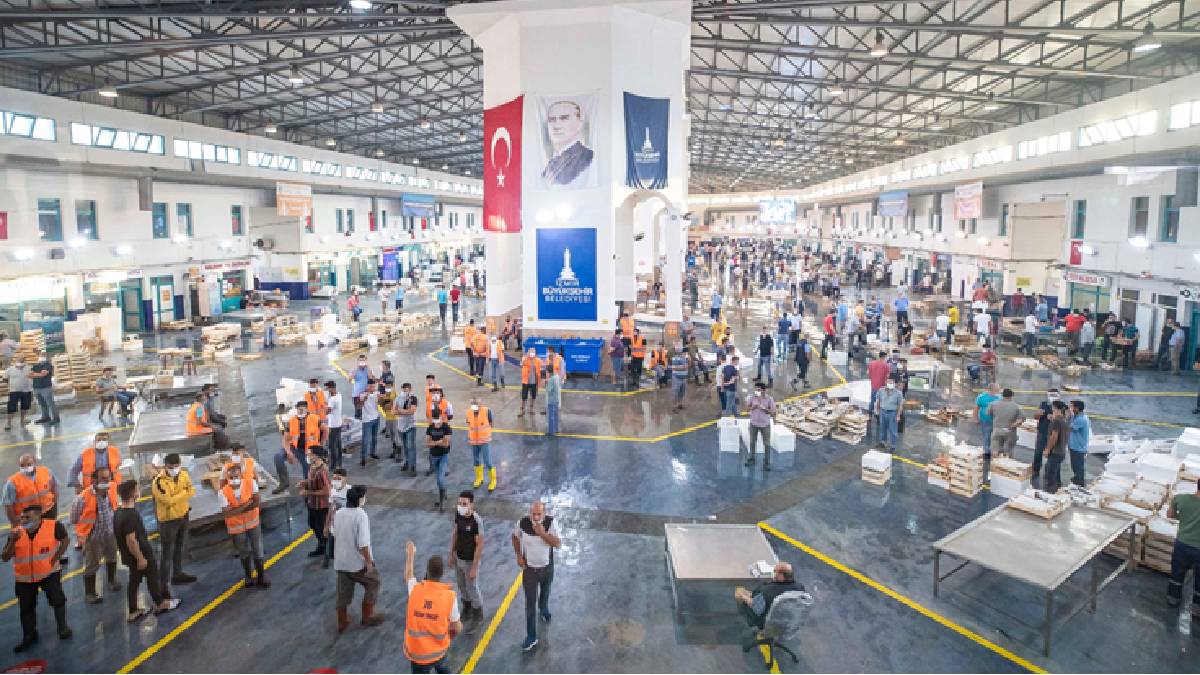 İzmirliler taze ve kaliteli ürüne kavuşuyor! Büyükşehir Belediyesi duyurdu: Tüm vatandaşlar bu hale bekleniyor