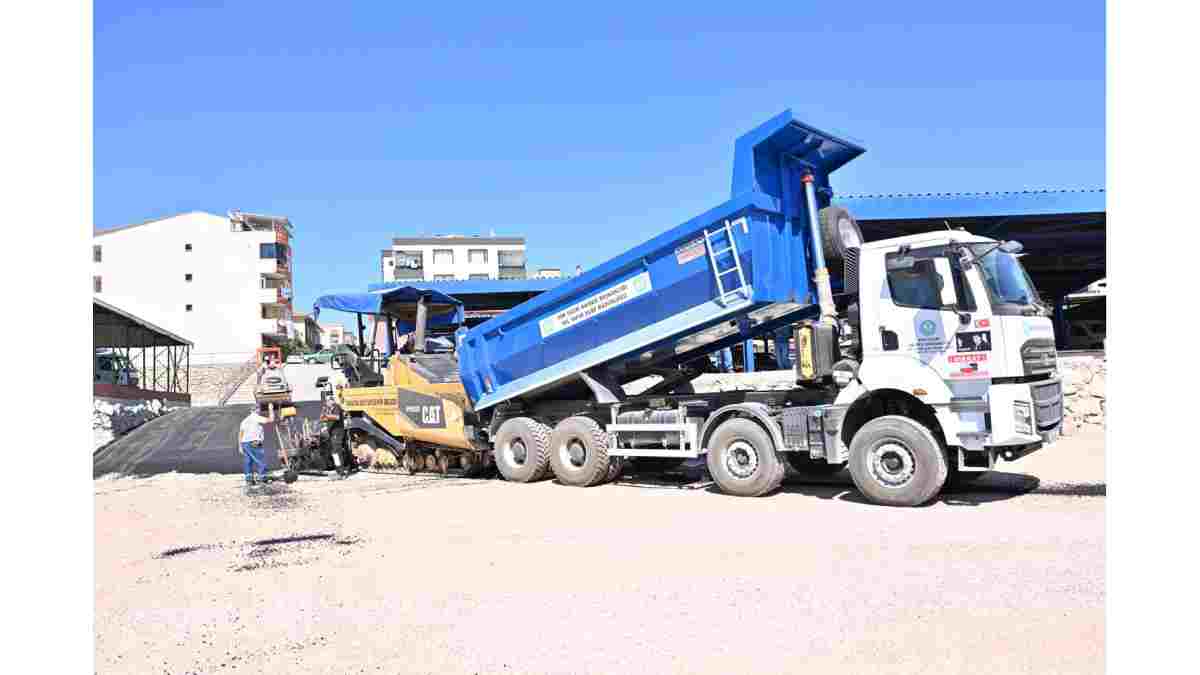 Büyükşehir, Gördes’i asfaltladı