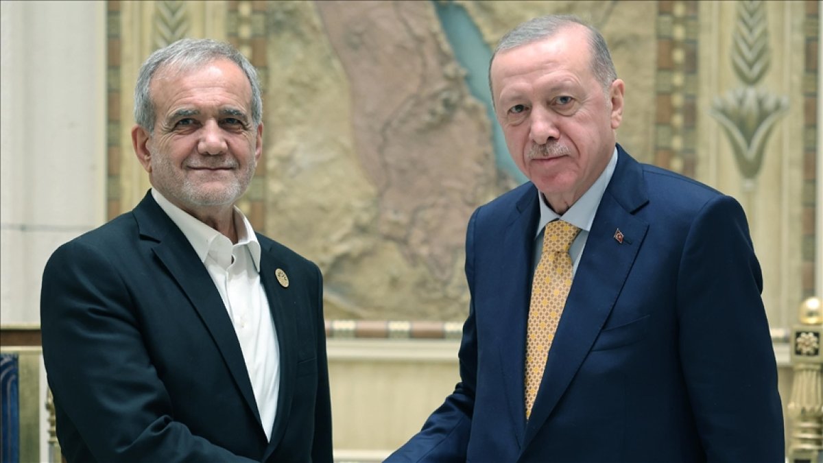 Erdoğan, Pezeşkiyan ile görüştü