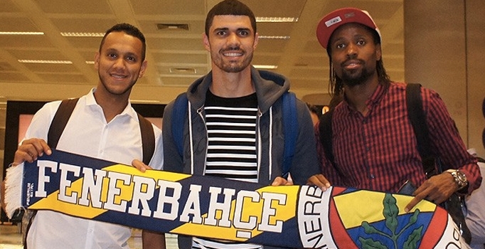Fenerbahçe'nin yeni transferleri sağlık kontrolünden geçti