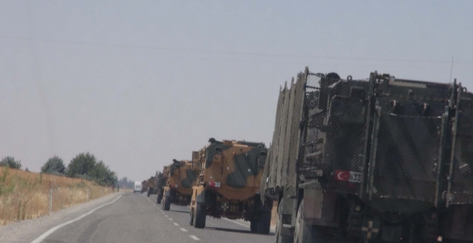 Diyarbakır'da askeri araç geçişi sırasında patlama | Son dakika haberleri