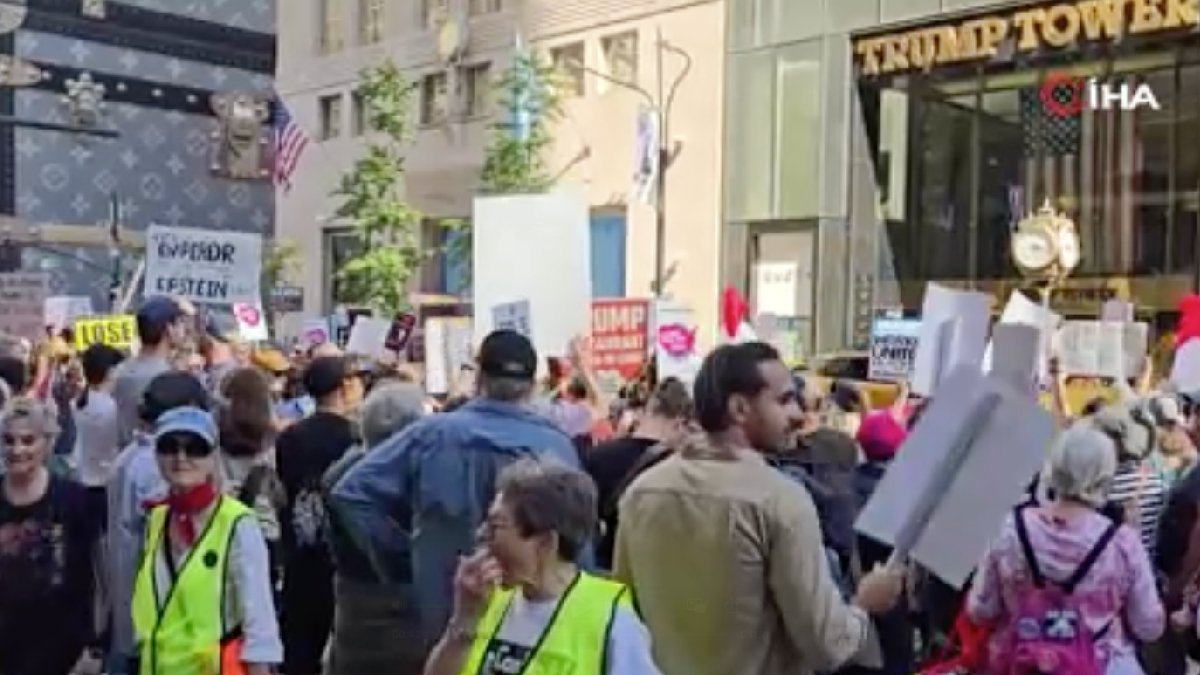 ABD’nin İşçi Bayramı’nda Trump karşıtı sloganlar: Haklarımızı görmezden geliyor, zenginlerin çıkarlarını önceliyor