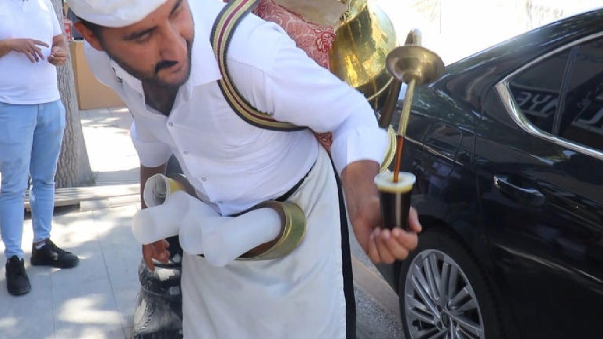 Havalar ısındı satışları patladı! Bardağı 15 TL’den yok satıyor