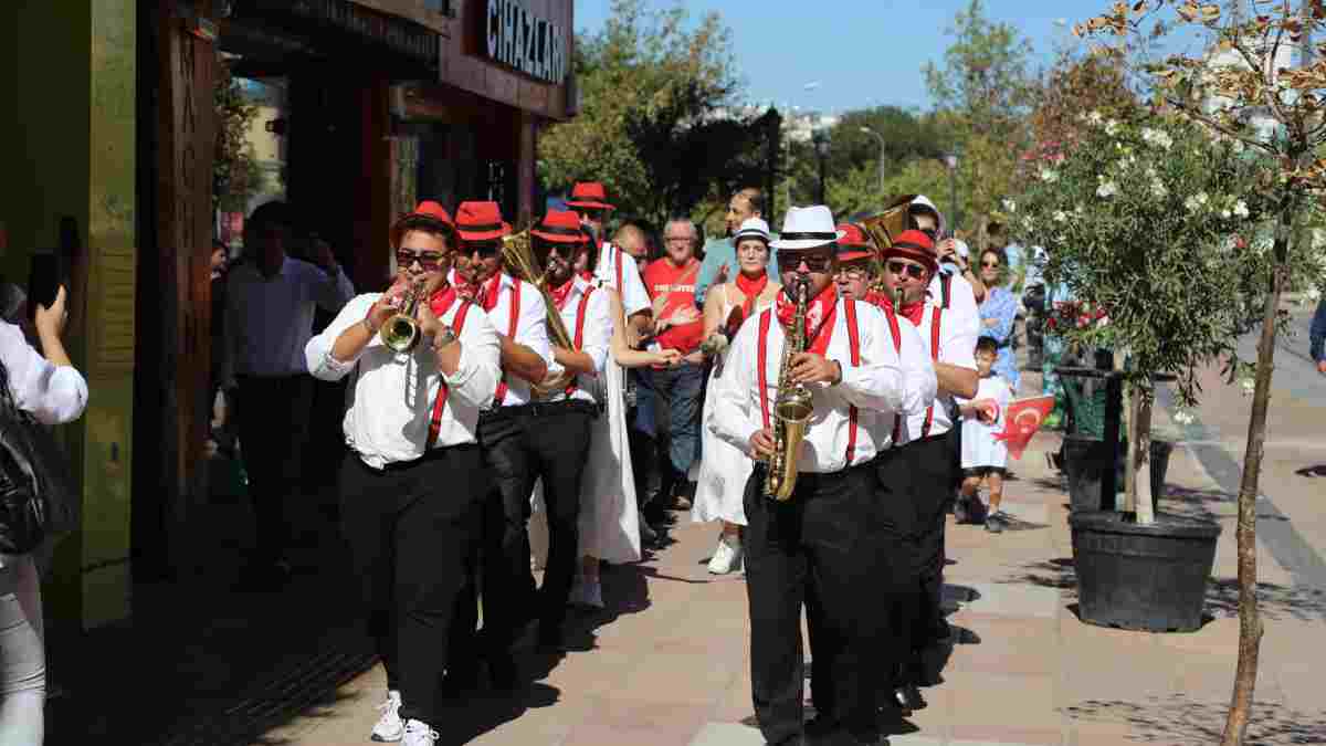 Kurtuluş coşkusu bando gösterileriyle taçlandı