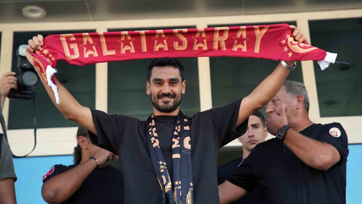 İlkay Gündoğan Galatasaray için İstanbul'da! Yıldız futbolcudan ilk açıklama: Teklifler oldu ama sıcak bakmadım