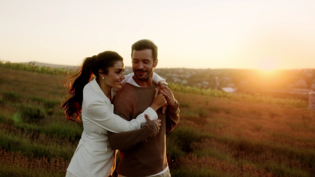 Hande Erçel ve Barış Arduç'un dizisi "Aşk Ve Gözyaşı" ertelendi mi? Yayın tarihi için yeni iddia!
