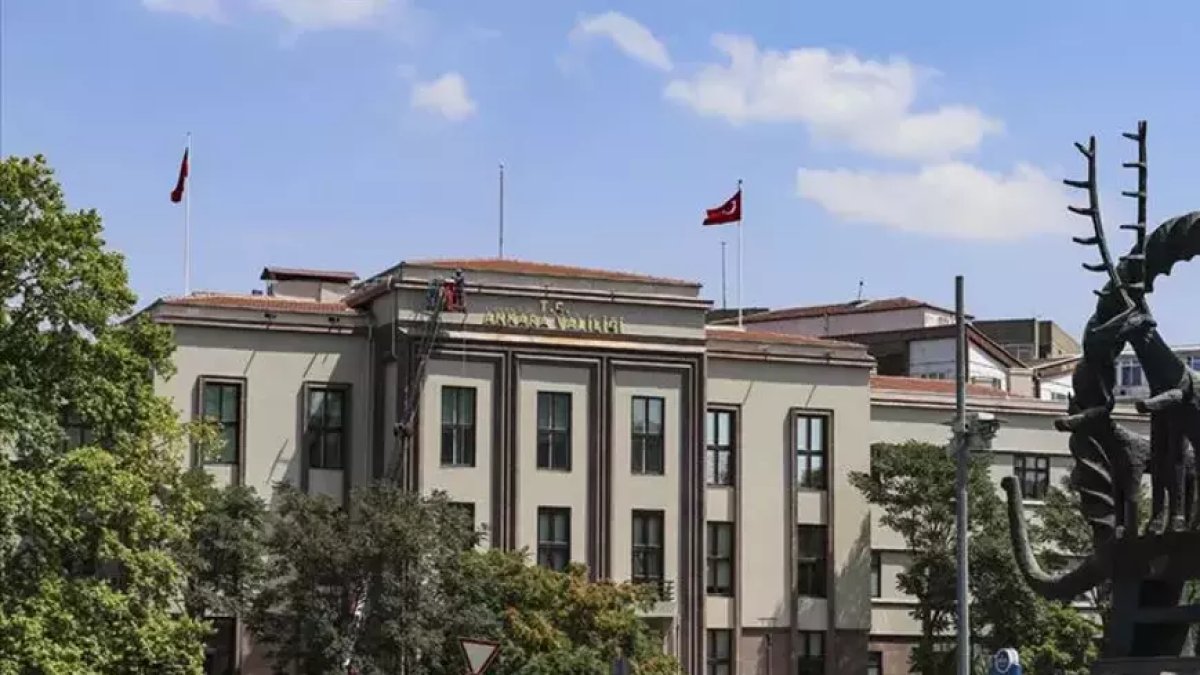 Valilikten açıklama: Ankara'daki is kokusu Kastamonu yangınlarından kaynaklanıyor