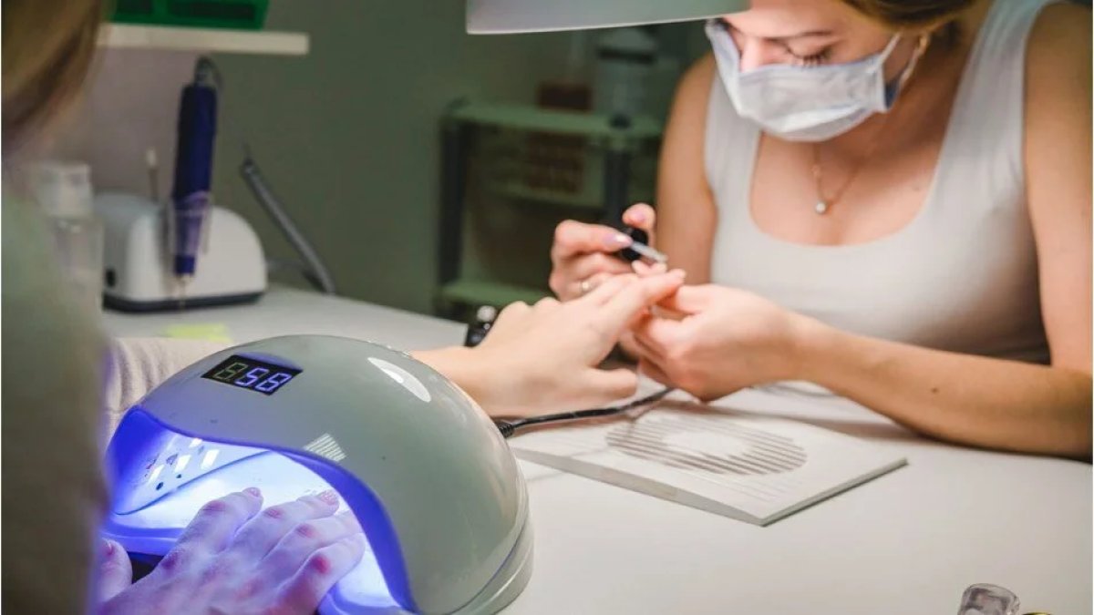 Avrupa Birliği'nden jel tırnak yasağı