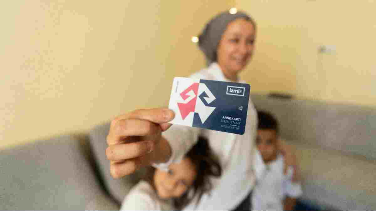 Büyükşehirden vatandaşın bütçesine destek: Bu uygulama ile anneler toplu ulaşımdan ücretsiz yararlanıyor