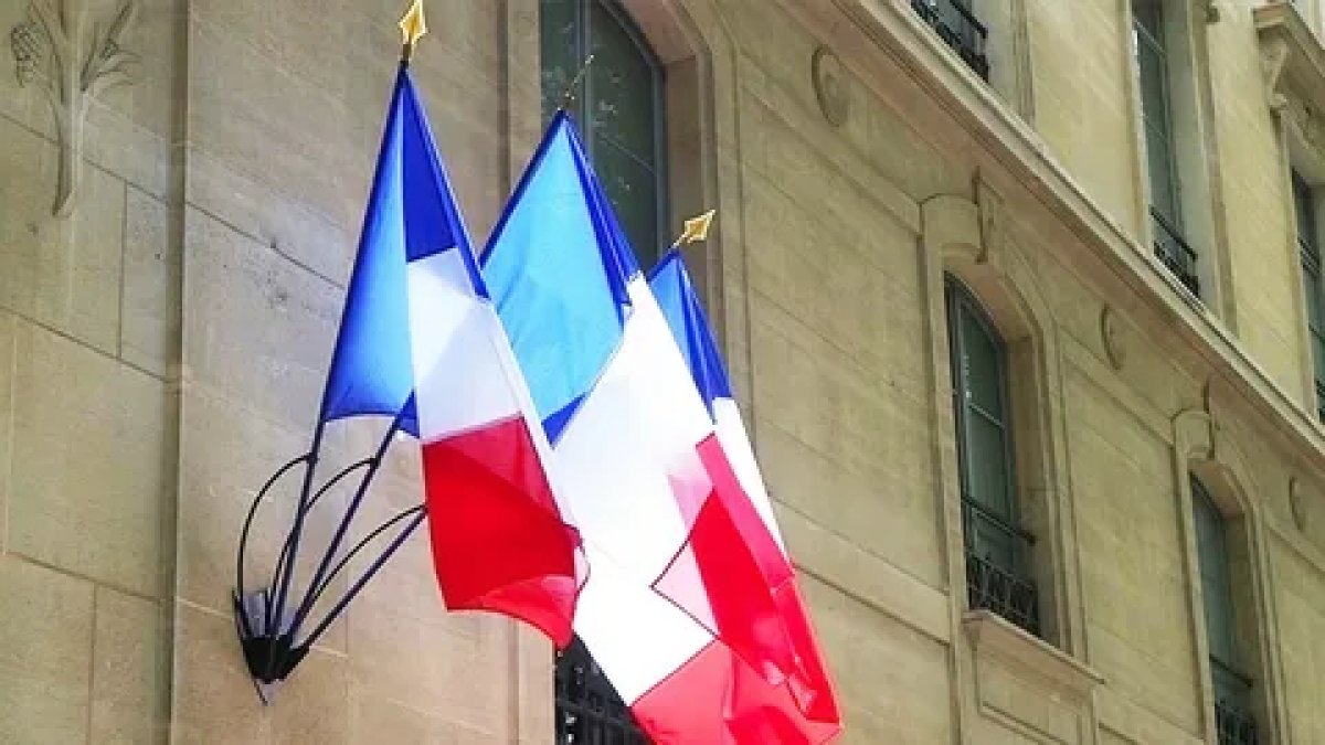 Fransa, imam eğitimi veren Avrupa İnsani Bilimler Enstitüsü feshetti: 'Radikal İslam meşrulaştırılıyor'