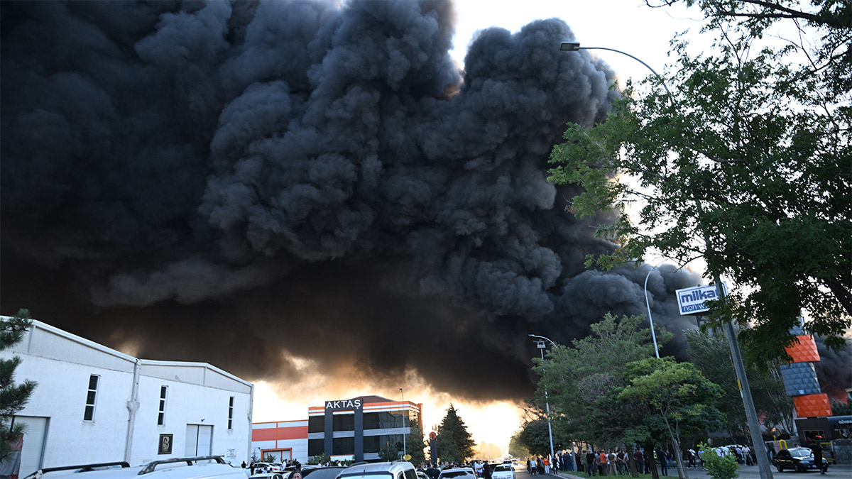 Kayseri’de tekstil fabrikasında yangın: Ekipler müdahale ediyor