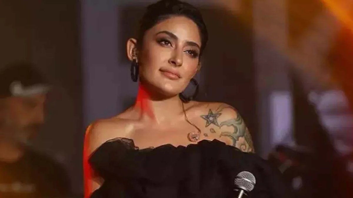 Mosso'dan kıyafet eleştirisine yanıt: Yine geleceğim, canımın istediğini giyeceğim