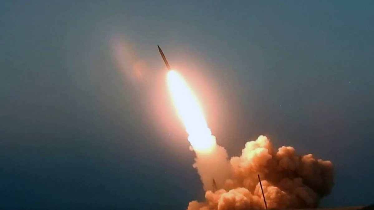 İsrail Yemen'i hedef aldı! Kente 12 hava saldırısı