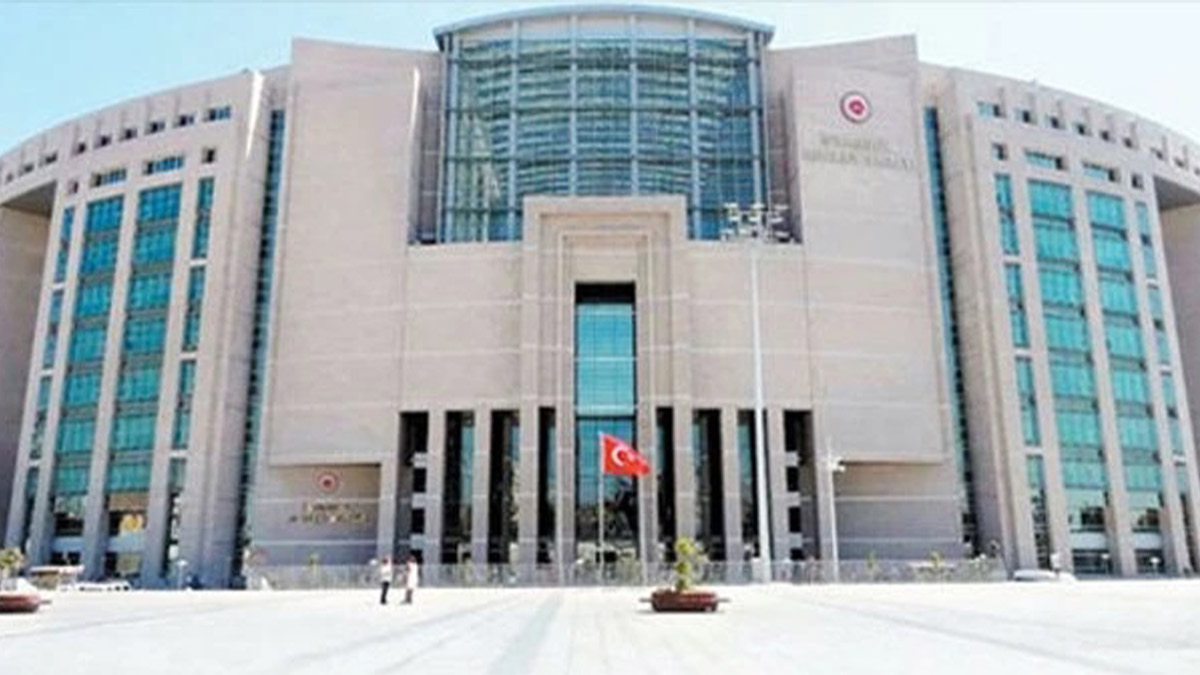 Beşiktaş ve Avcılar Belediyesi operasyonlarında gözaltına alınan 7 kişi adliyeye sevk edildi