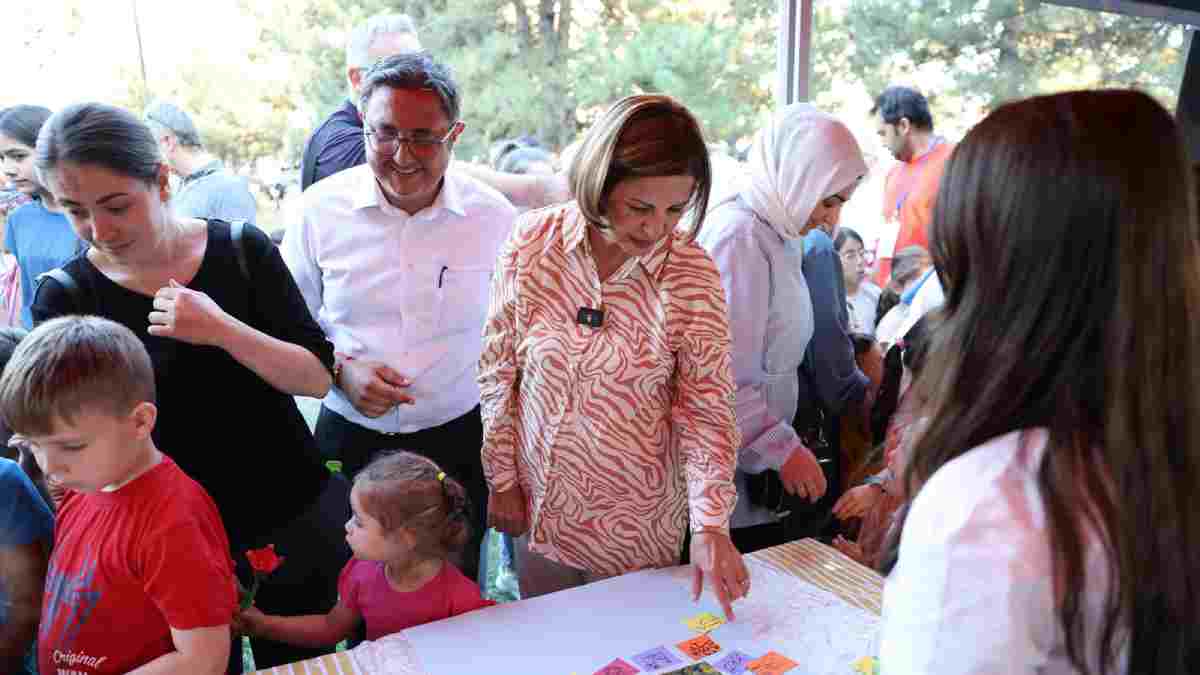 Büyükşehir çocuk şenlikleri ile binlerce çocuğa ulaştı