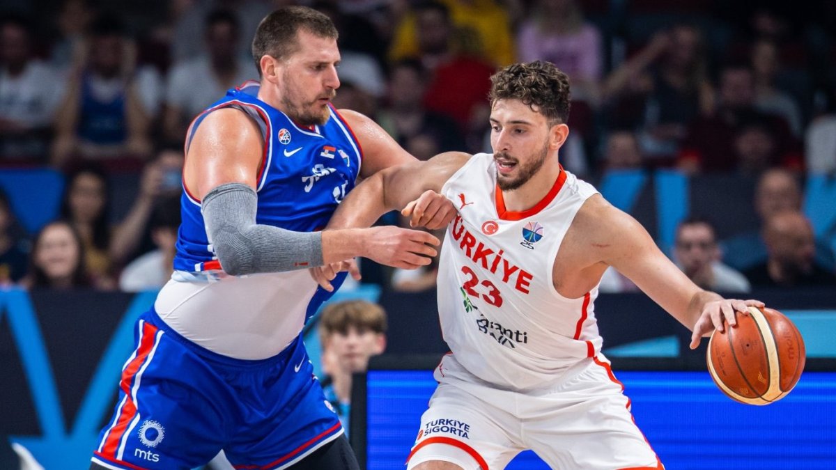 Sırbistan karşısında parlayan Alperen Şengün'e övgü yağdı: 'Bebek Jokic' değil, 'Baba Şengün' deyin