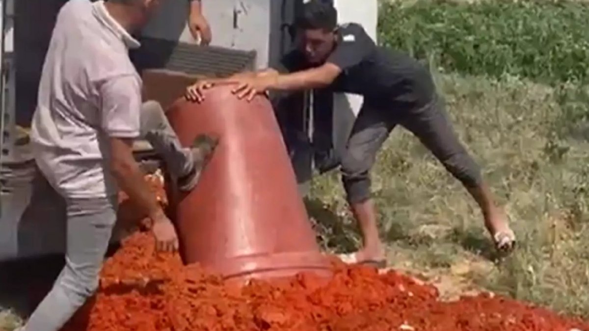 Hatay’da salça operasyonu: 6 ton ürün imha edildi