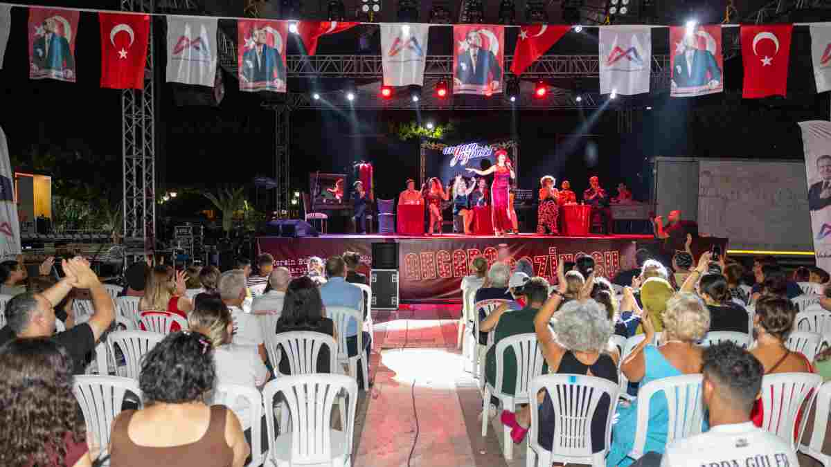 ‘Angara Gazinosu’ oyununa seyircilerden tam not