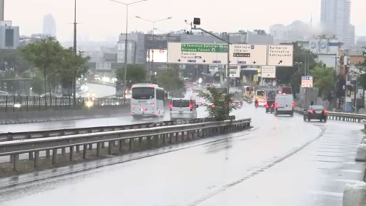 İstanbul güne sağanakla başladı