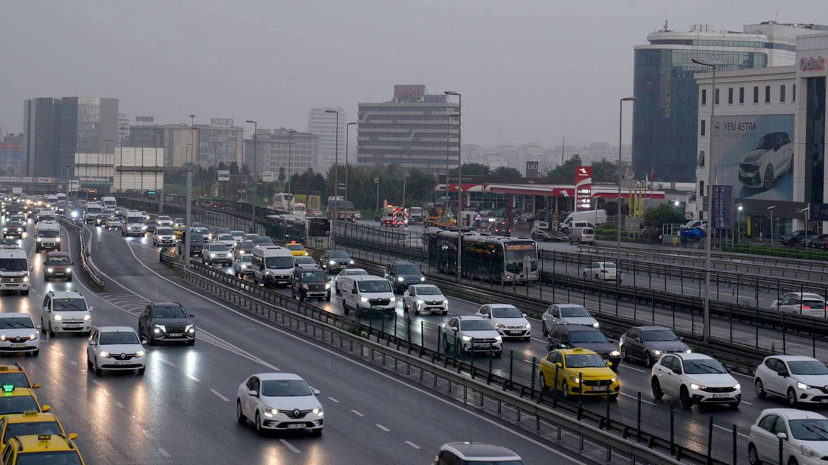 İstanbul'da trafik yoğunluğu yüzde 60'ı geçti