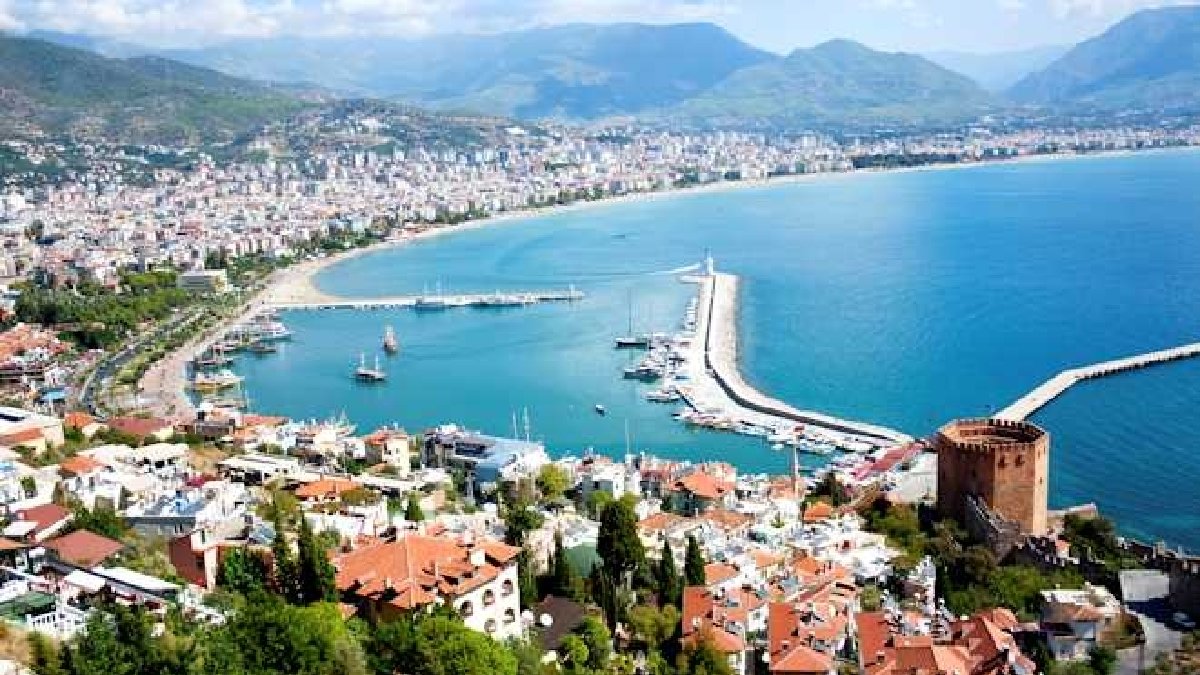 Tatilin tadı Antalya’da çıkar! En temiz ilçeleri seçildi: O plajlar güzelliğiyle göz kamaştırdı