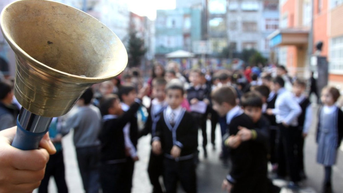 Milyonlarca öğrenci yarın ders başı yapacak: Serbest kıyafet dönemi sona eriyor, ilk ders 'yeşil vatan'