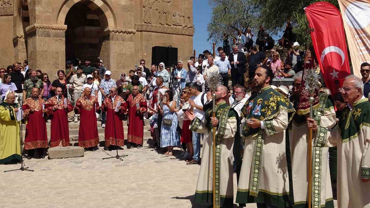 Akdamar'daki Ermeni ayini sona erdi