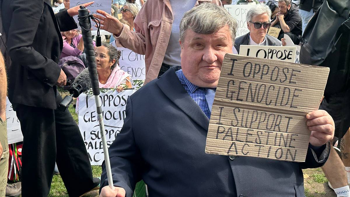 Londra'da engelli ve yaşlı Filistin destekçilerine polis müdahalesi