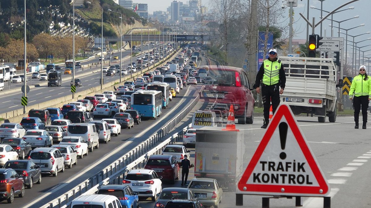 Okullarda yeni eğitim yılı için kapsamlı tedbirler: Binlerce personel görevde, toplu taşıma ücretsiz