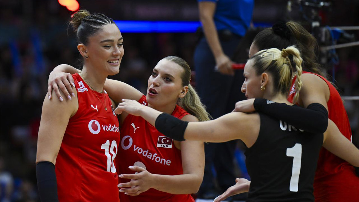 Erdoğan'dan A Milli Kadın Voleybol Takımı'na tebrik