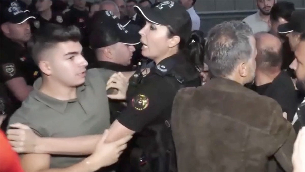 CHP İstanbul İl binasına polis ablukası: Giriş çıkışlar engellendi