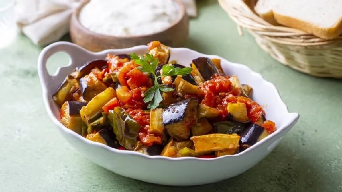 Sofraların Vazgeçilmezi: Tüm sebzeleri toplayın şipşak hazırlayın