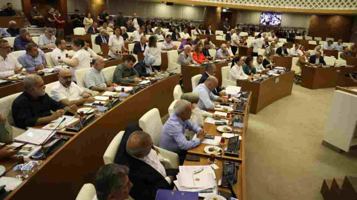 Muhittin Böcek’ten Büyükşehir Meclisi’ne mektup