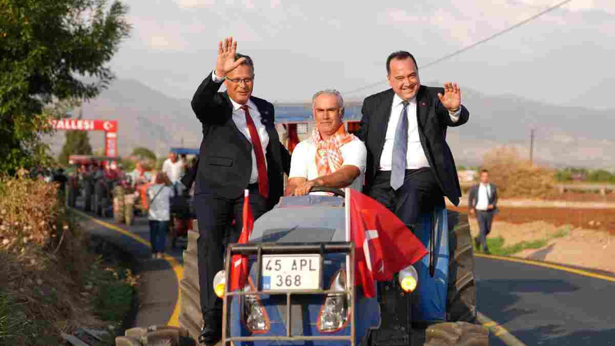 Başkan Dutlulu Ilgın Mahallesi’nde traktör konvoyu ile karşılandı