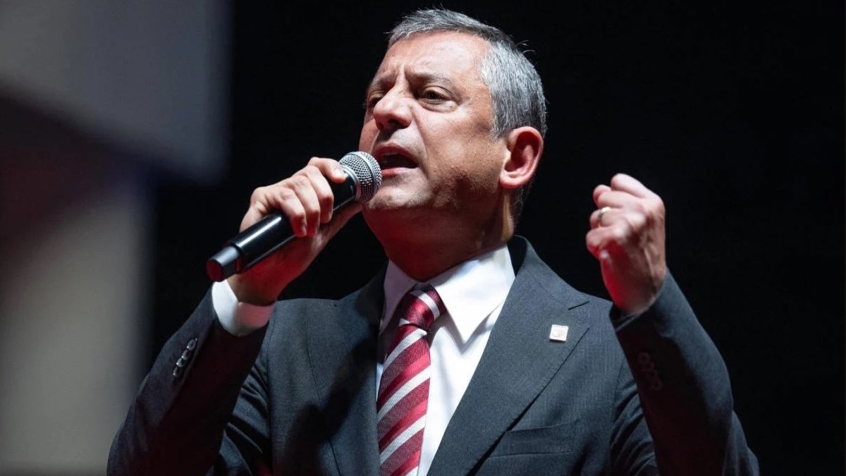 Özel'den 'kayyım' tepkisi: Asla baş eğmeyeceğiz