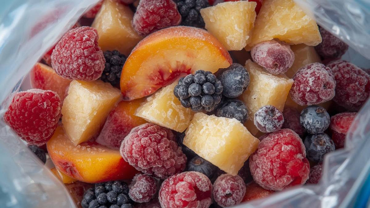 Bu meyveleri sakın buzluğa atmayın: Dondurunca zehir gibi olabiliyor!