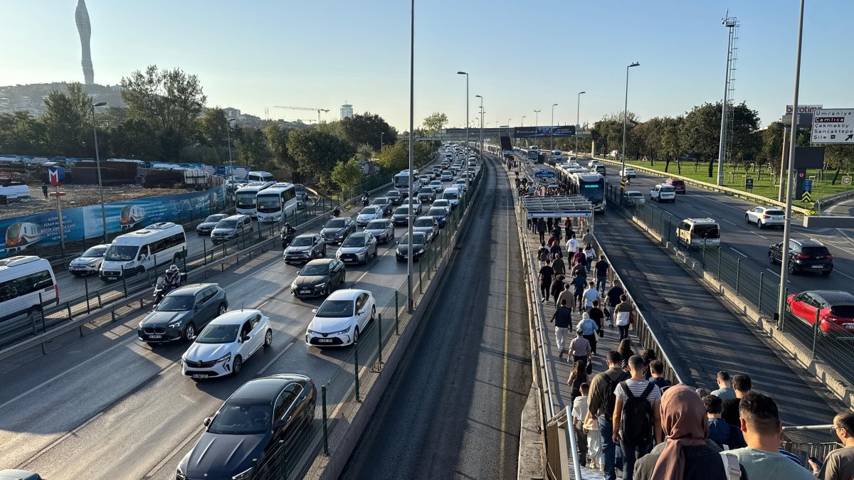 İstanbul’da trafik kilitlendi: yoğunluk yüzde 76’ya çıktı