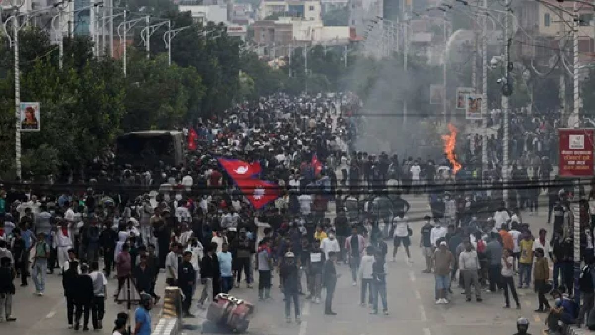 Protestolarda 19 kişi öldürüldü: Nepal’de sosyal medya yasağı kaldırılıyor