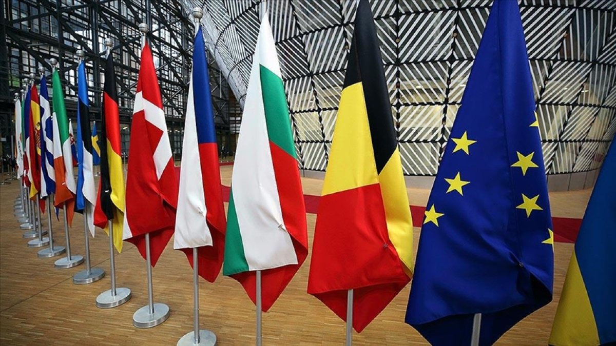 AB’den Rusya’ya çağrı: “Savaş alanını terk edin ve masaya oturun”