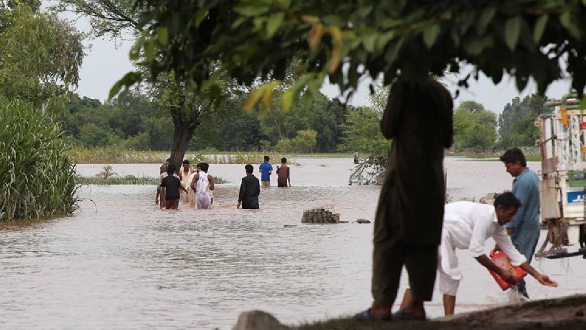 24 saatte 100 binden fazla kişi daha tahliye edildi: Pakistan’da muson felaketi devam ediyor