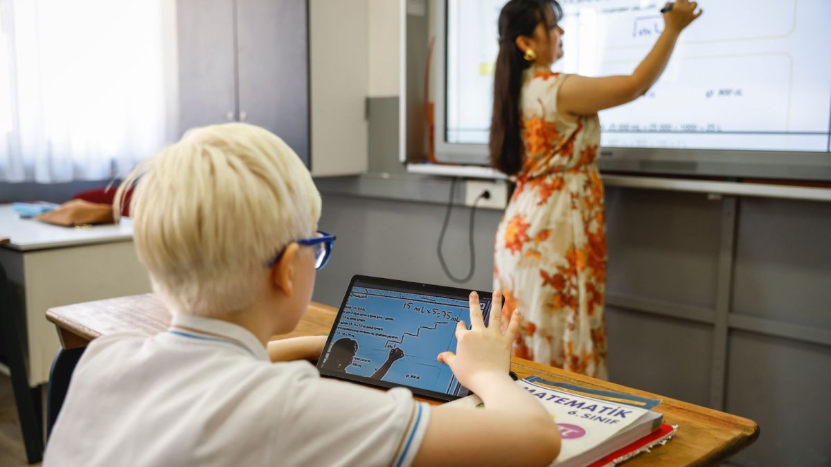 Türk Telekom’dan az gören çocuklar için eğitim desteği: TahtApp 100 yeni okulda kuruluyor