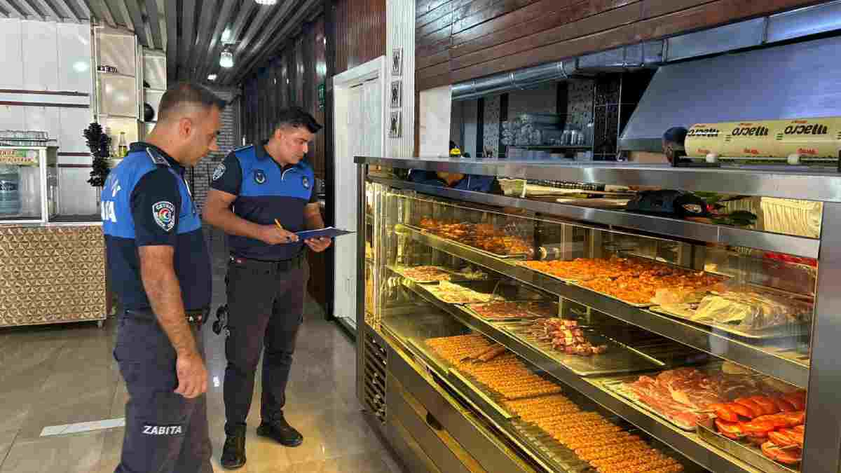 Ceyhan Belediyesi zabıta ekiplerinden restoran ve lokantalara denetim