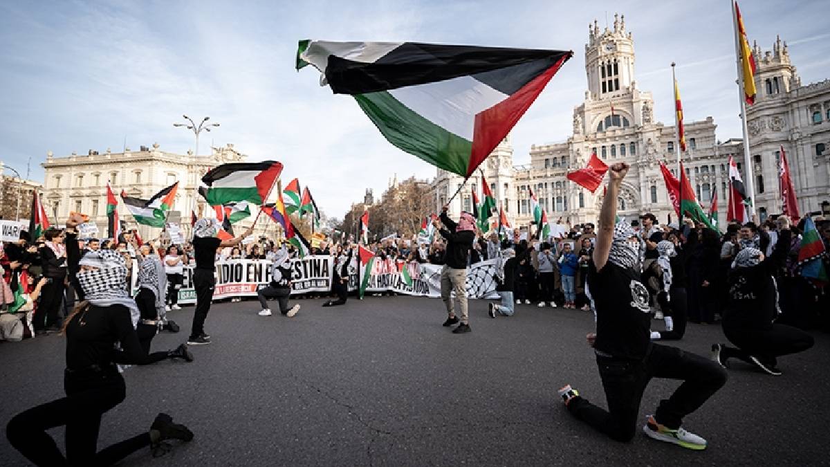 İspanya'nın soykırımcı İsrail’e yönelik yaptırımları hayata geçti