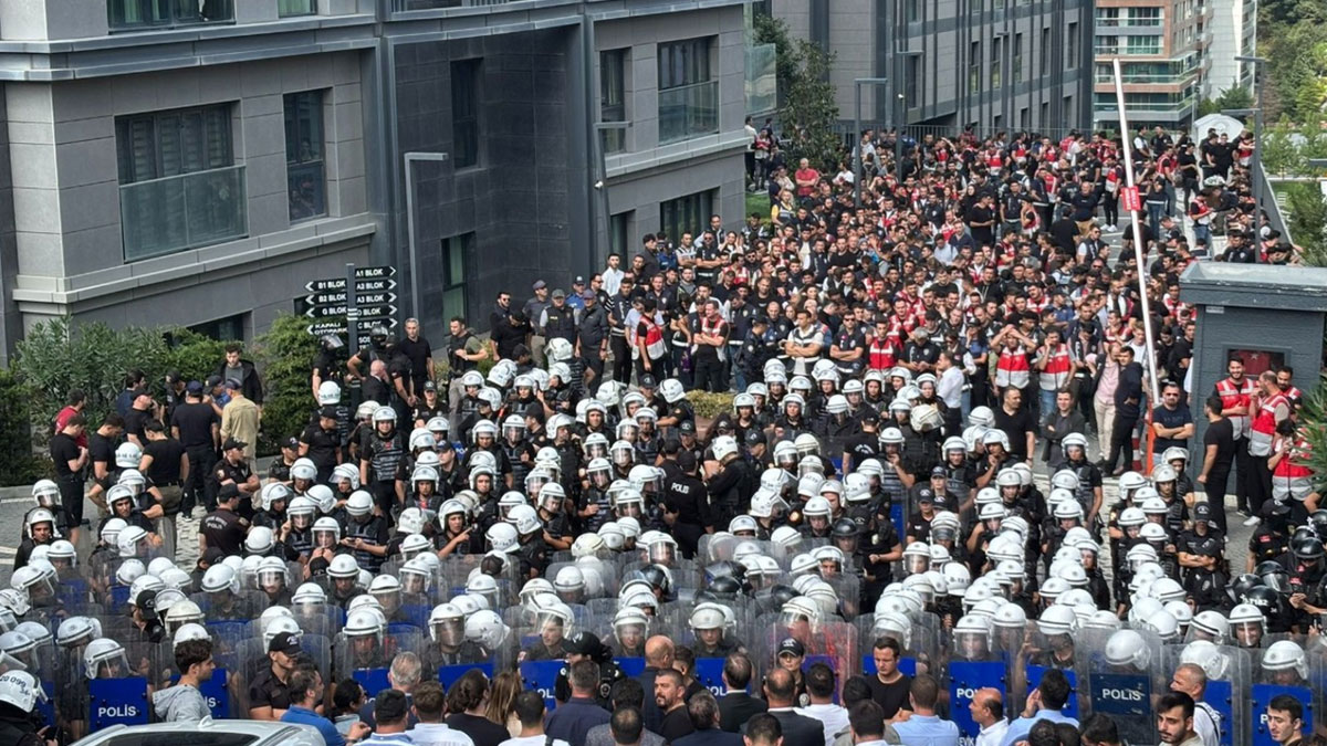 Sosyal medyadan kayyum tepkisi gösterenlere tutuklama