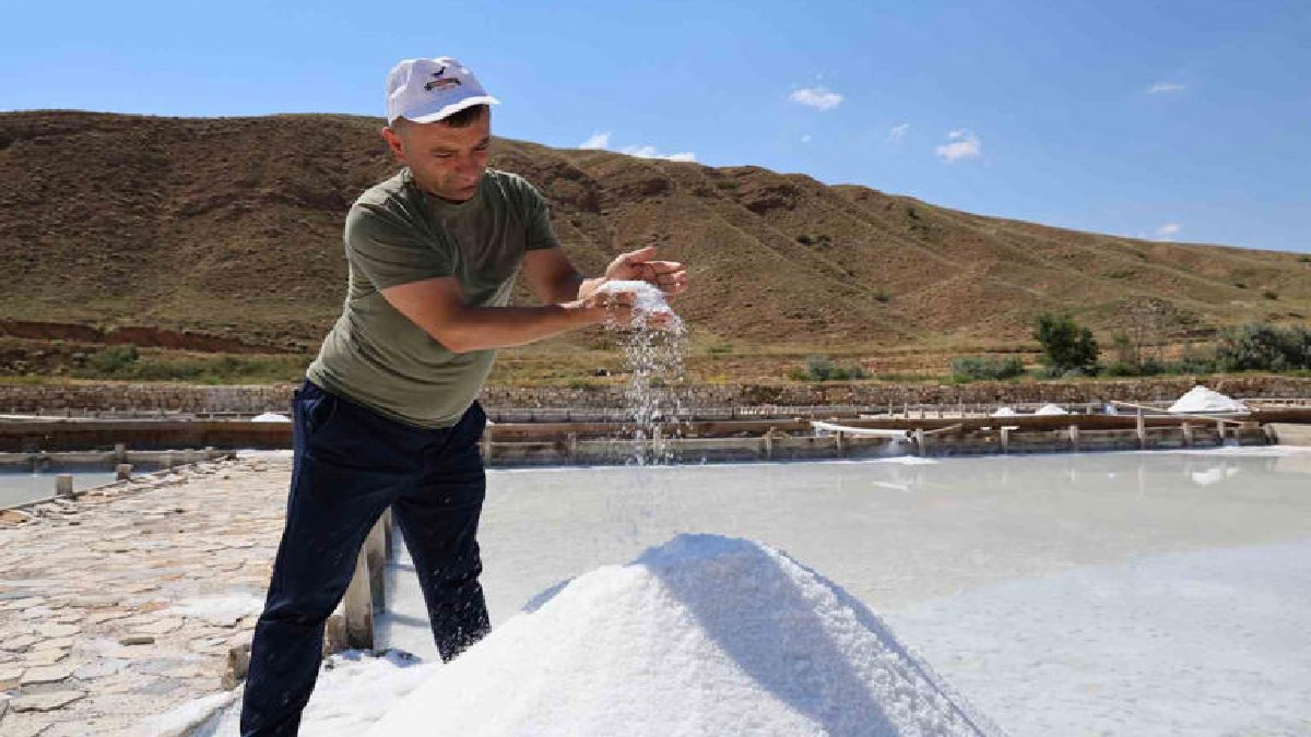 Yerin 7 metre altından çıkıyor, hiçbir katkı maddesi bulunmuyor! 2 asırdır aynı yöntemle üretiliyor, herkese şifa sağlıyor