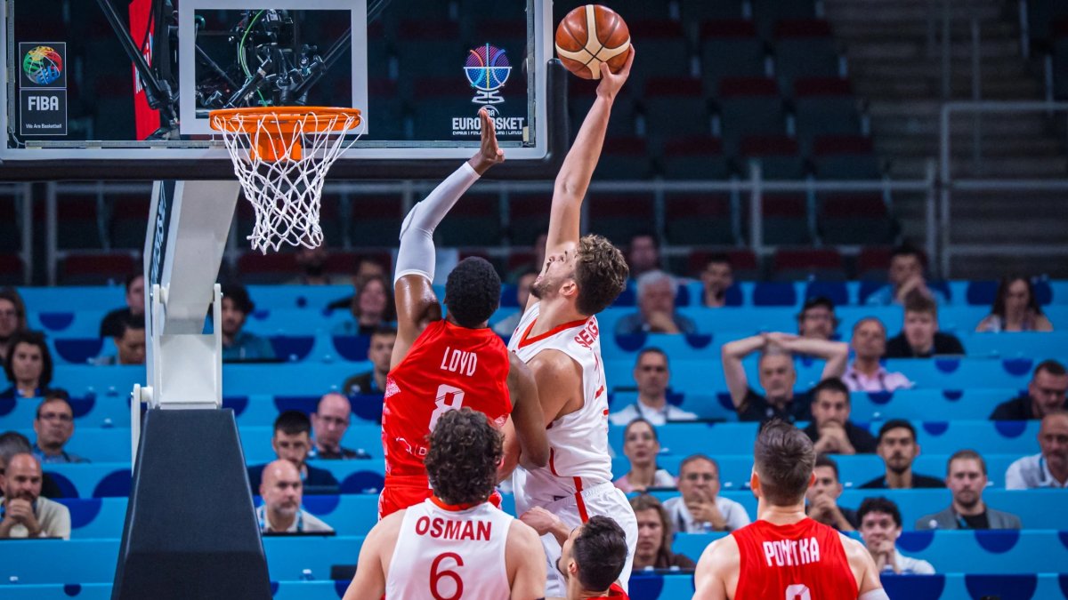 A Milli Erkek Basketbol Takımı Avrupa Şampiyonası'nda yarı finalde: Tarihte ikinci kez