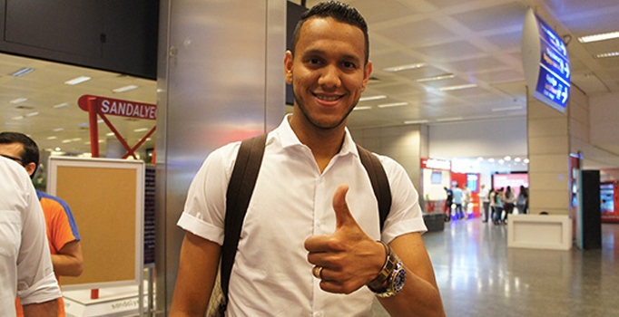 Josef Fenerbahçe’ye imzayı atamıyor