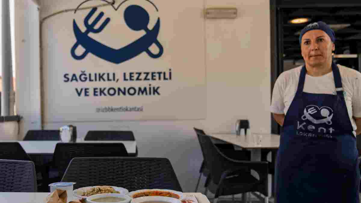 Vatandaşı enflasyona karşı ezdirmeyen proje: Kent Lokantaları... Dört çeşit yemek 50 liradan sunuluyor