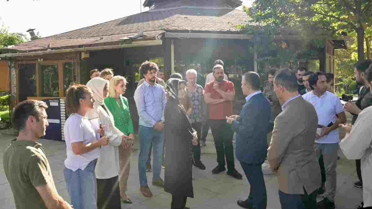 Gençler için yeni buluşma noktası: Vatan Kitap Kafe açıldı