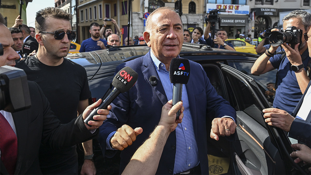 Binaya giriş çıkış için izin verilen isimler belli oldu: Gürsel Tekin'in 32 kişilik listesi ortaya çıktı